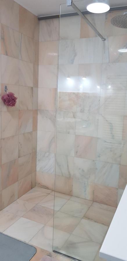 Garsoniera C&L Apartment Petroşani Екстериор снимка