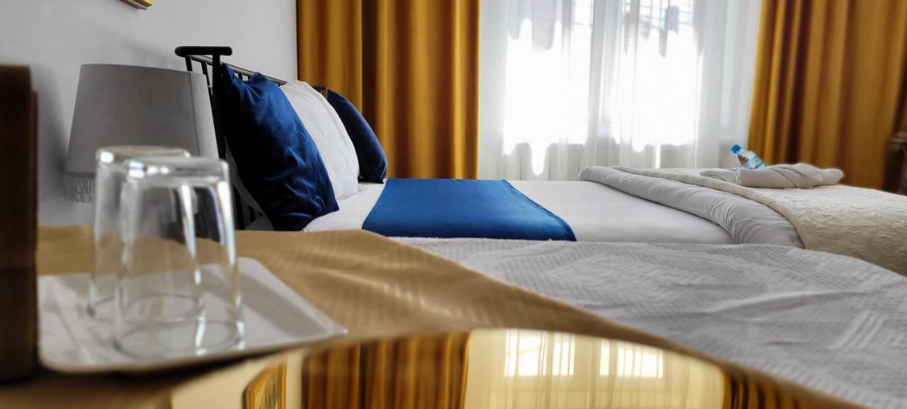 Garsoniera C&L Apartment Petroşani Екстериор снимка